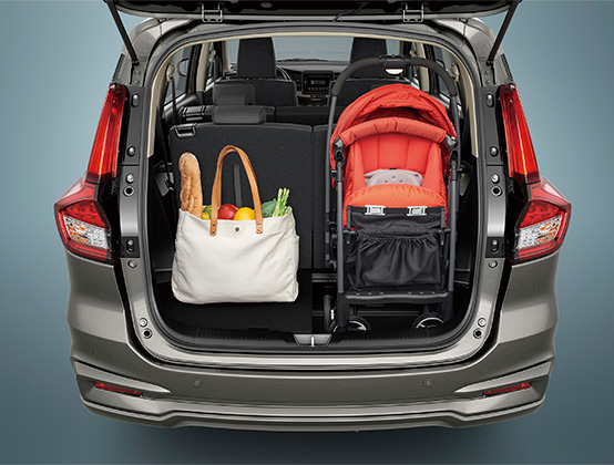Ertiga-passanger-seat-to-3rd-row-seat-holding-with-luggage
